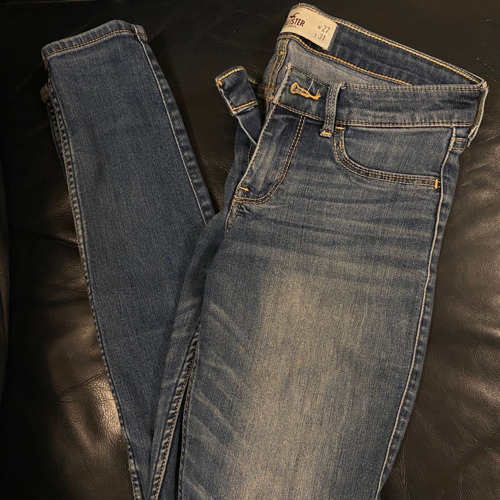 Loved on Hollister skinny jeans